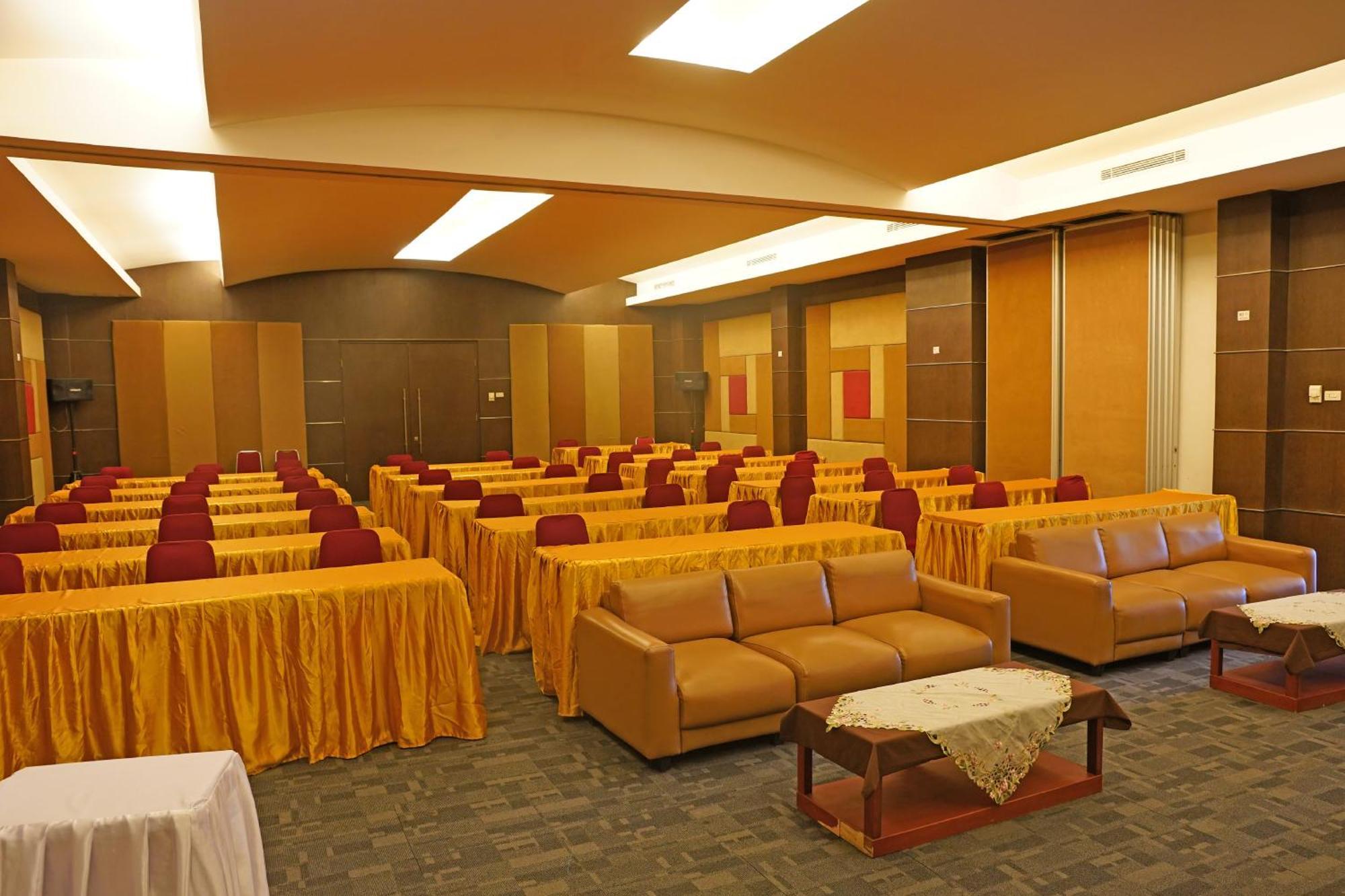 Arinas Hotel Bandar Lampung Dış mekan fotoğraf